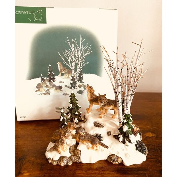 Department 56 Village Wolves In The Woods Christmas Village #52765 - Picture 3 of 6